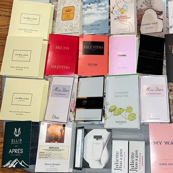 Listing for dgaon perfume bundle of 20+ items. - Picture 3 of 3